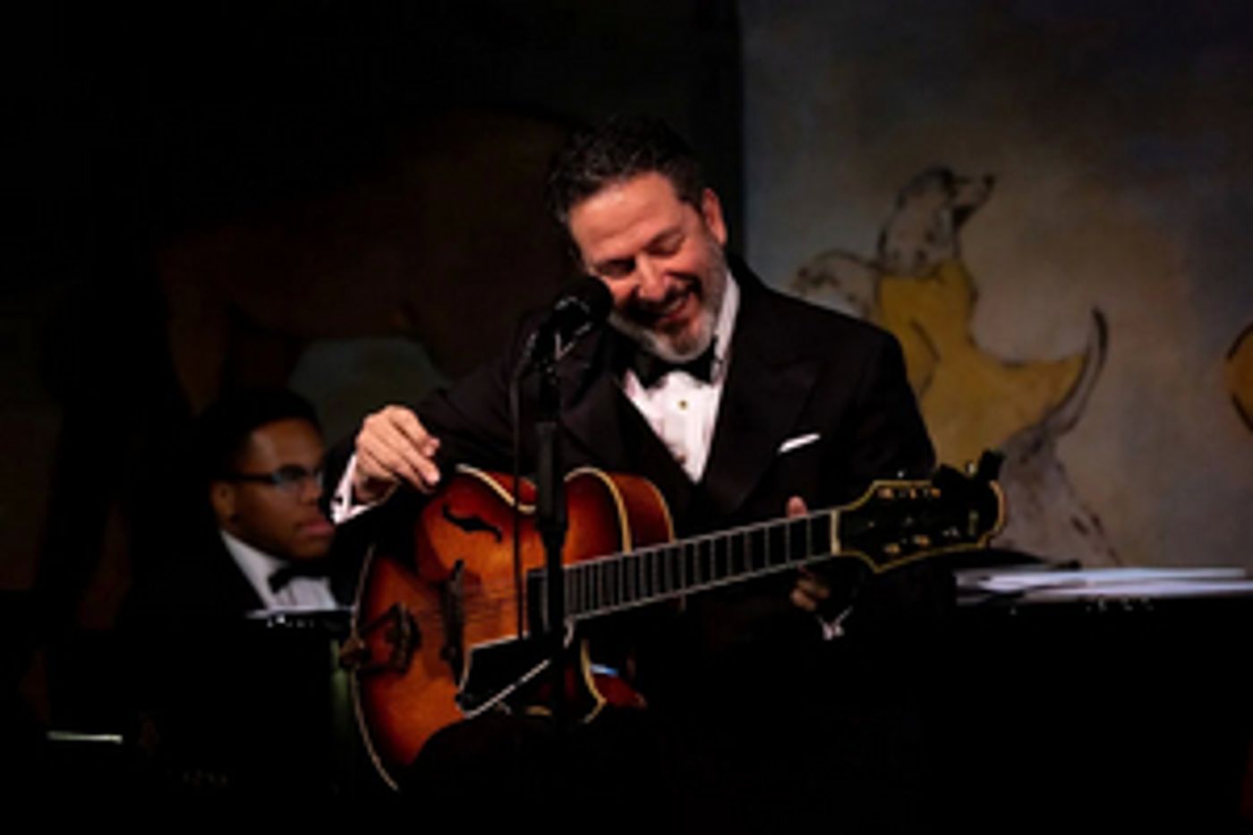 Review: John Pizzarelli Trio STAGE AND SCREEN At The Café Carlyle by Guest Reviewer Andrew Poretz  Image