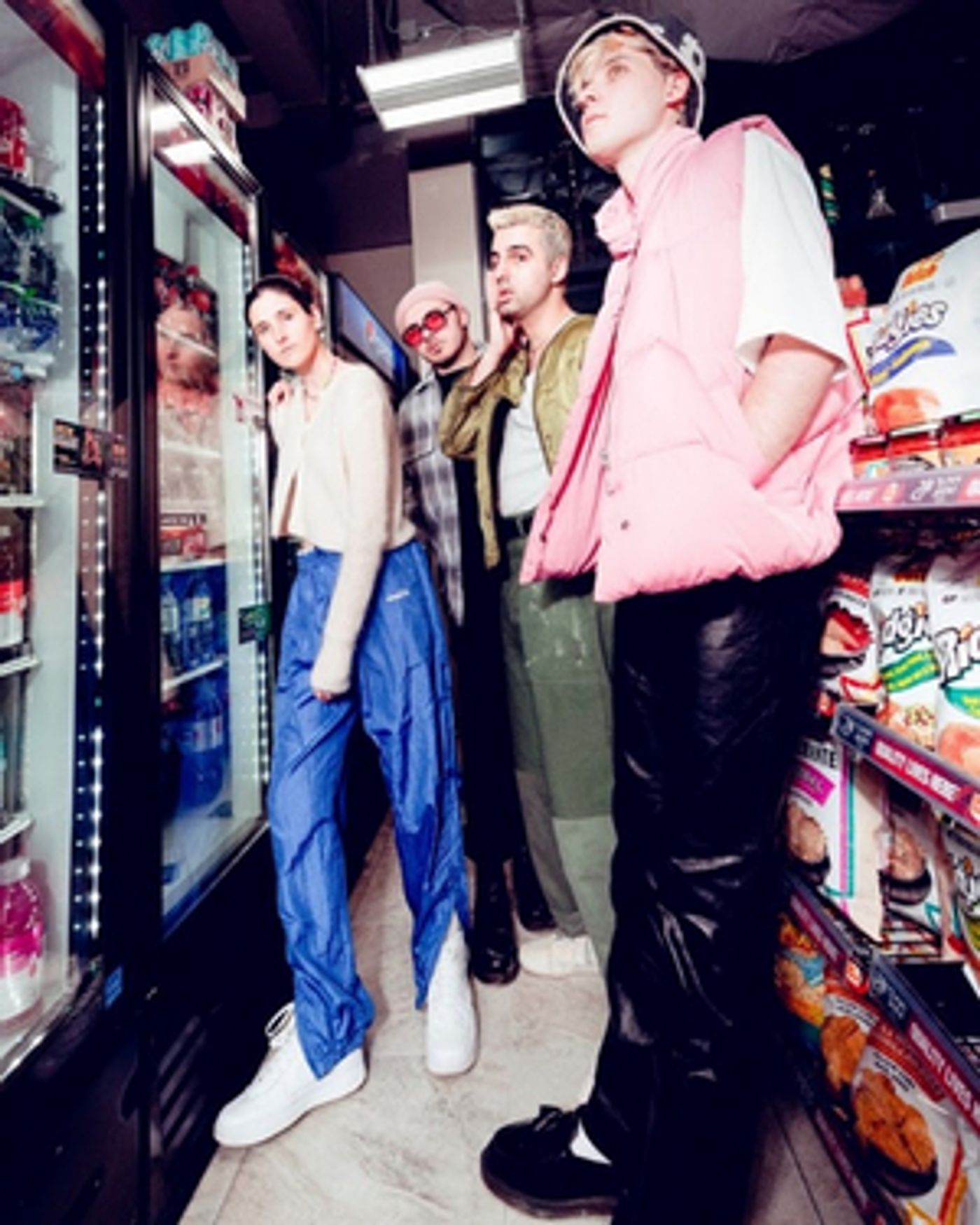 Valley Releases New Single 'CHAMPAGNE'  Image