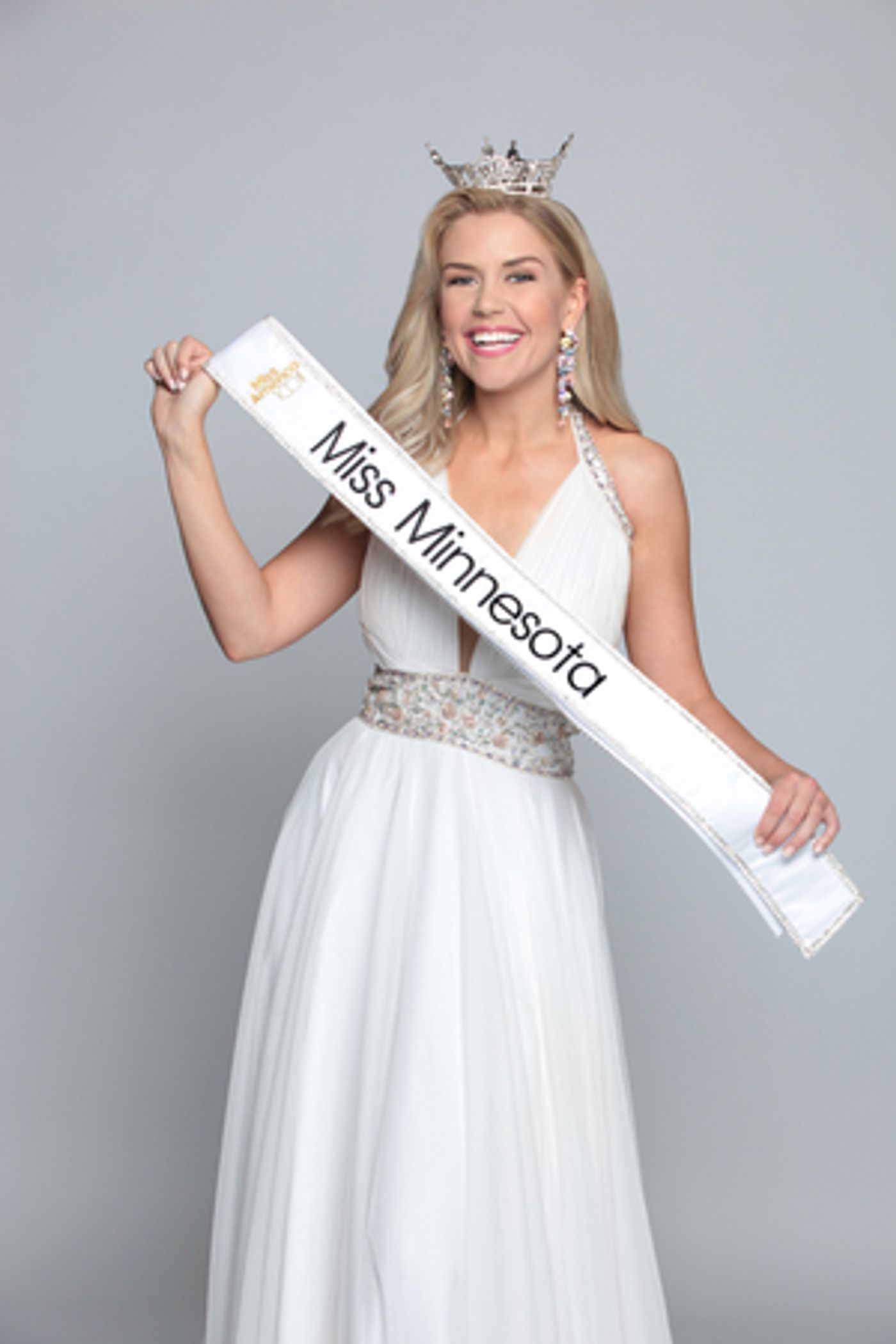 Interview: Chatting with Miss Minnesota Elle Mark on Musical Theatre!  Image