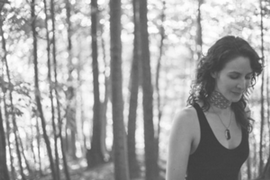 Holland Belle Releases New Single 'What's Best For You' Image