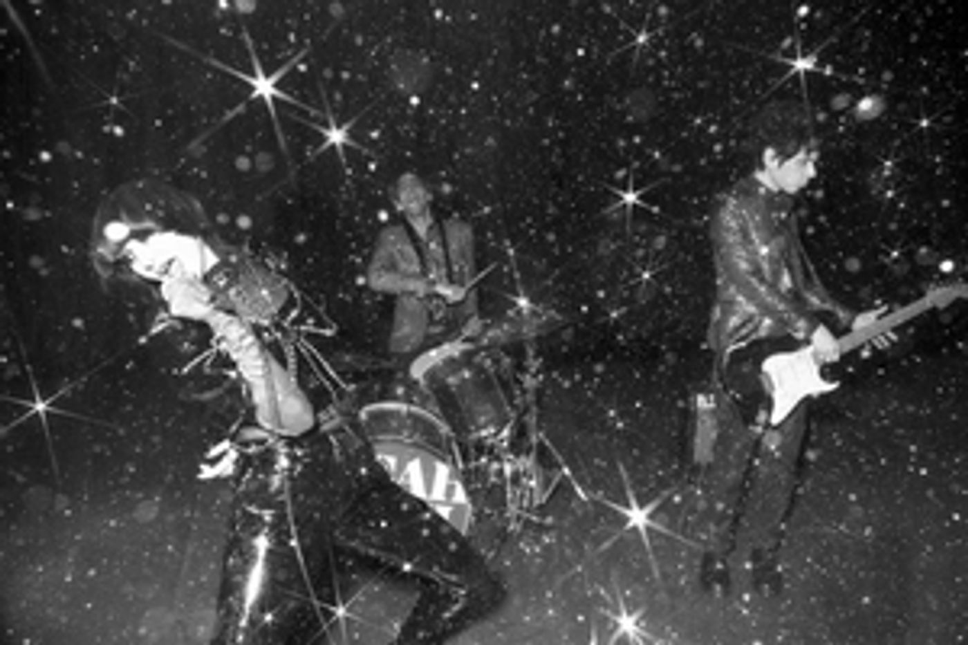 YEAH YEAH YEAHS Announce NYC & LA Shows Ahead of New Music YEAH YEAH YEAHS Announce NYC & LA Shows Ahead of New Music Image