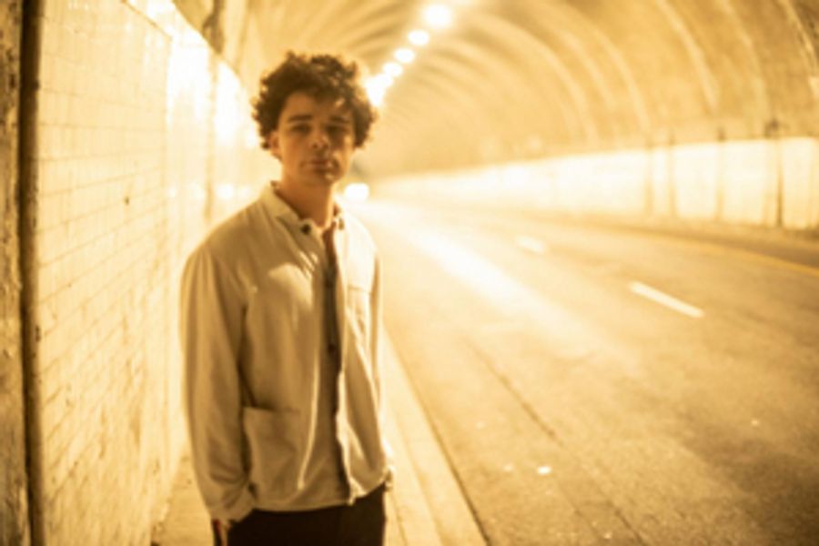 Charlie Hickey Shares New Single 'Gold Line' Image