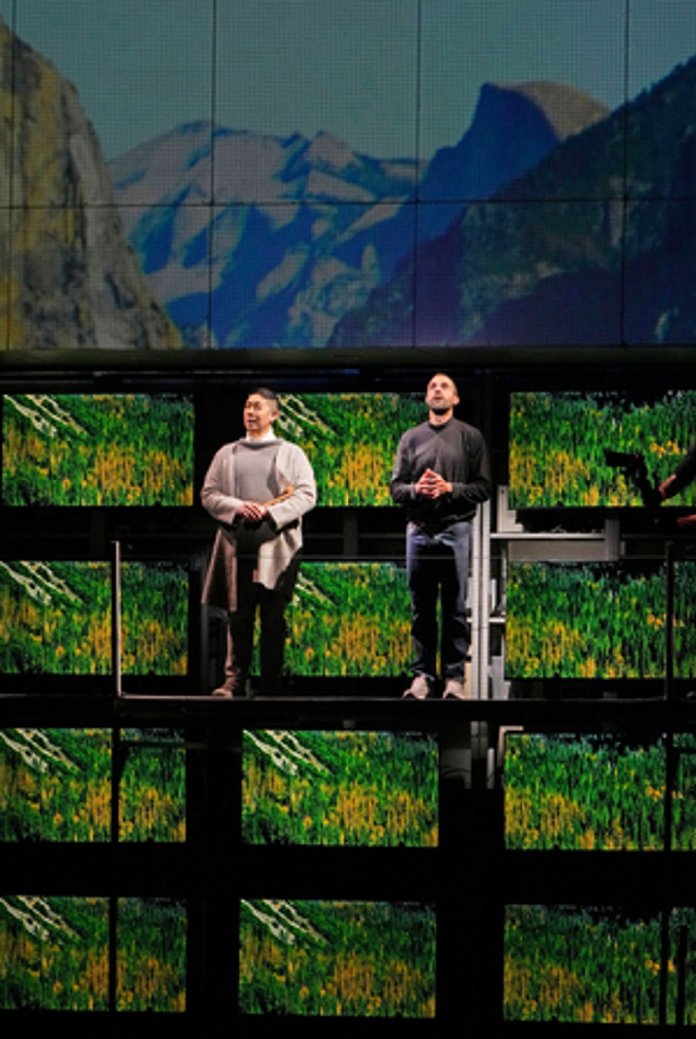 Review: (R)EVOLUTION OF STEVE JOBS by Bates and Campbell under Zvulun Closes the Circle on Apple's Creation  Image