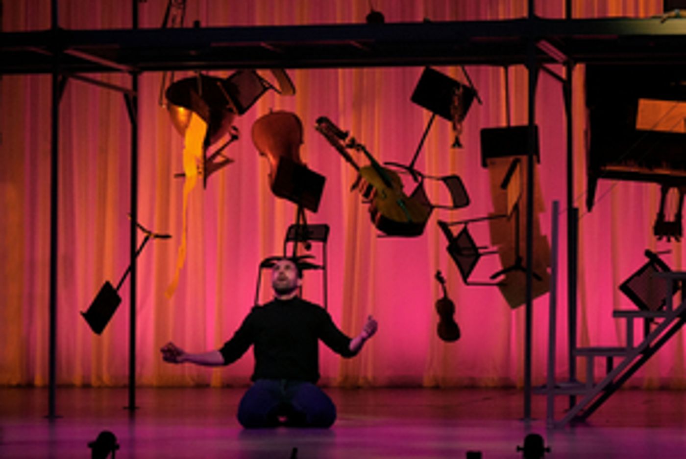 Review: (R)EVOLUTION OF STEVE JOBS by Bates and Campbell under Zvulun Closes the Circle on Apple's Creation  Image