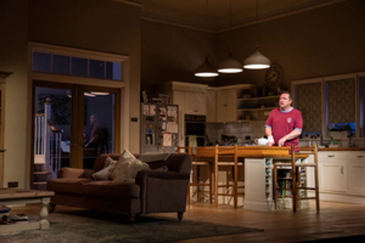 Review: MIDDLE, National Theatre  Image