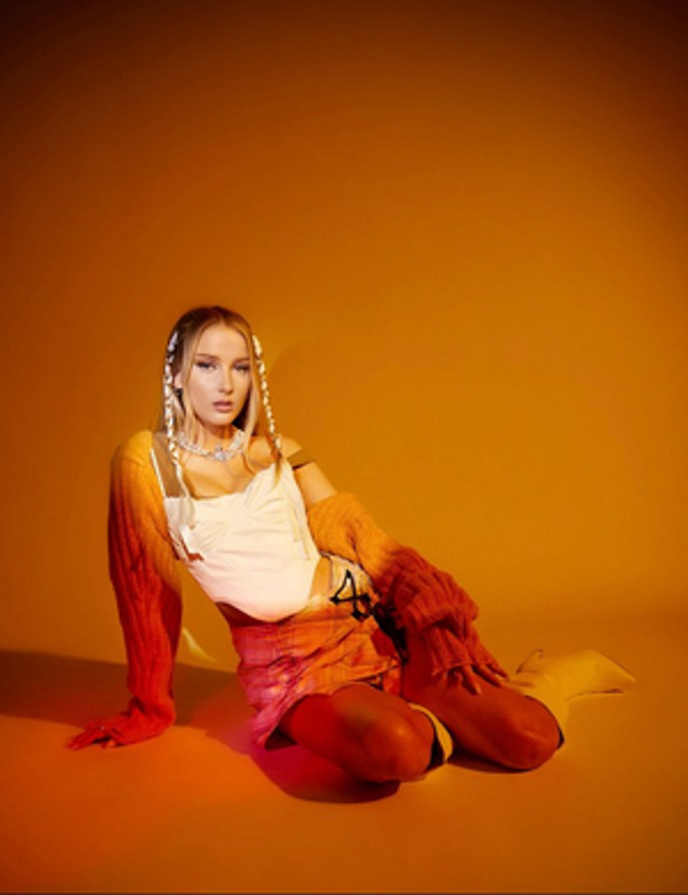 Australian Alt-Pop Artist CHYMES Shares New EP 'Karma'  Image