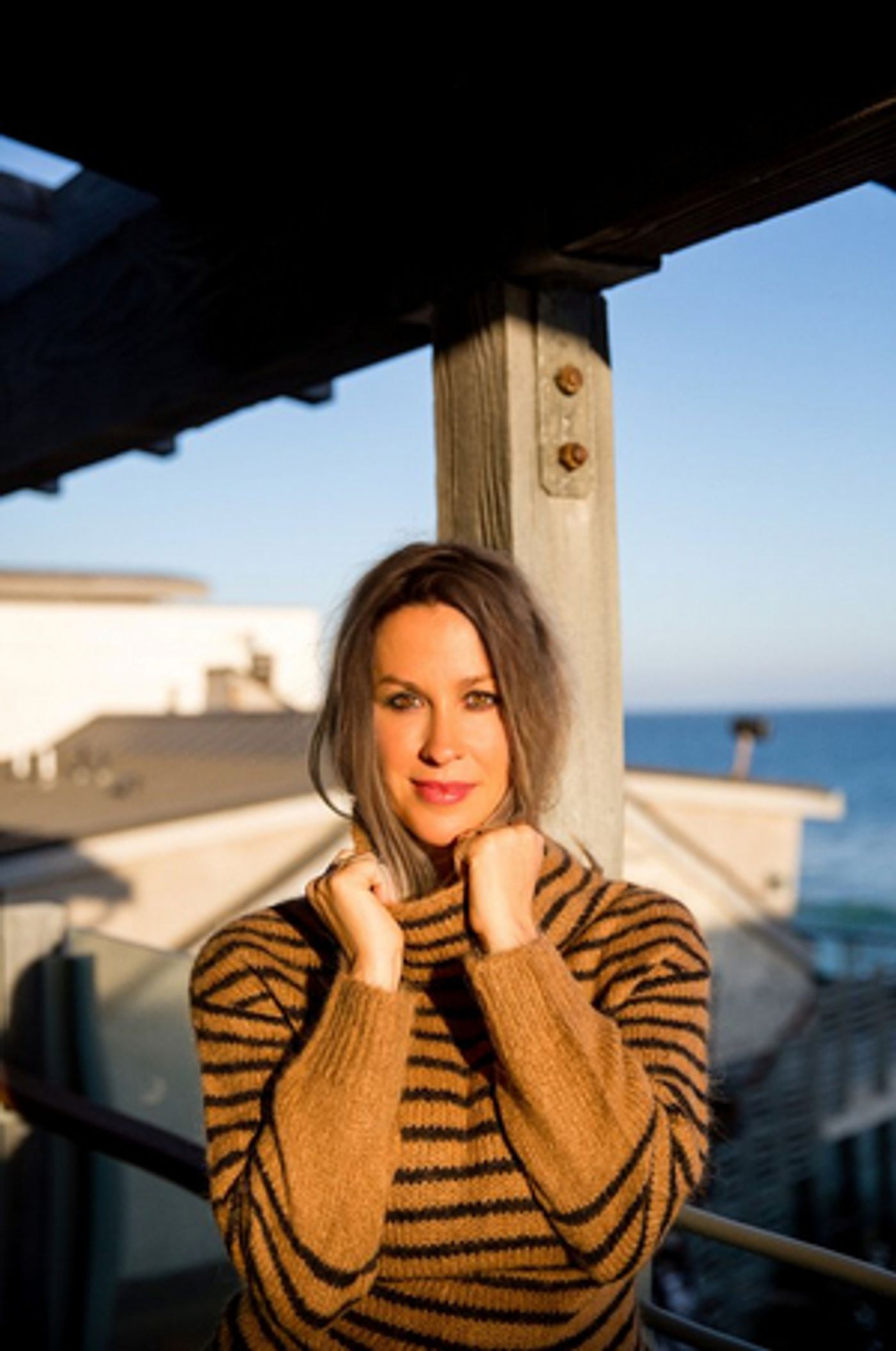 Alanis Morissette Announces Debut Meditation Album 'The Storm Before the Calm'  Image