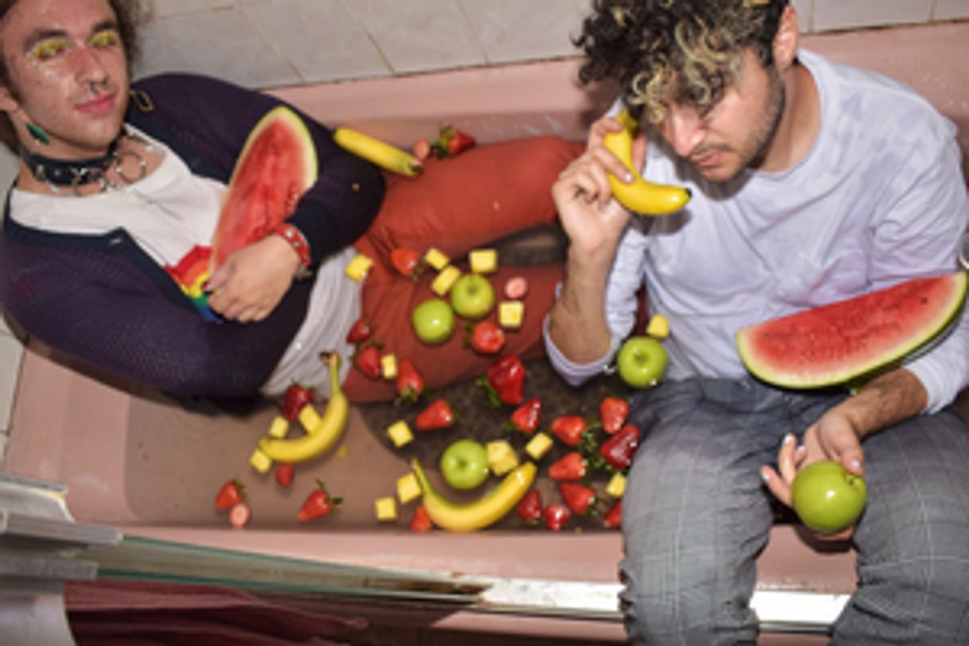 standards Debut Pop-Inspired New Single 'Smile' Off Upcoming LP 'Fruit Town'  Image