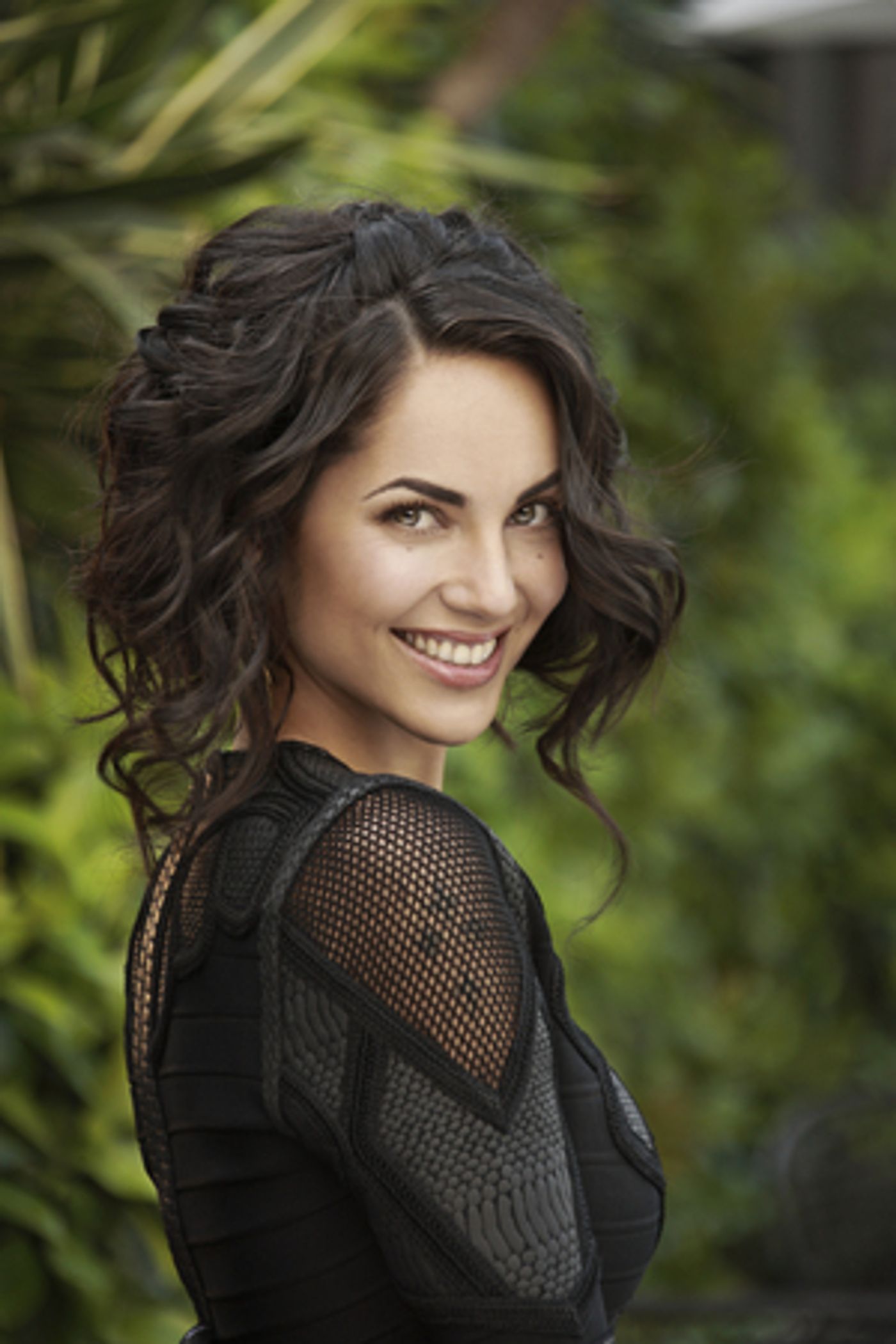 Apple TV+ Orders LAS AZULES Spanish-Language Crime Drama Series  Image