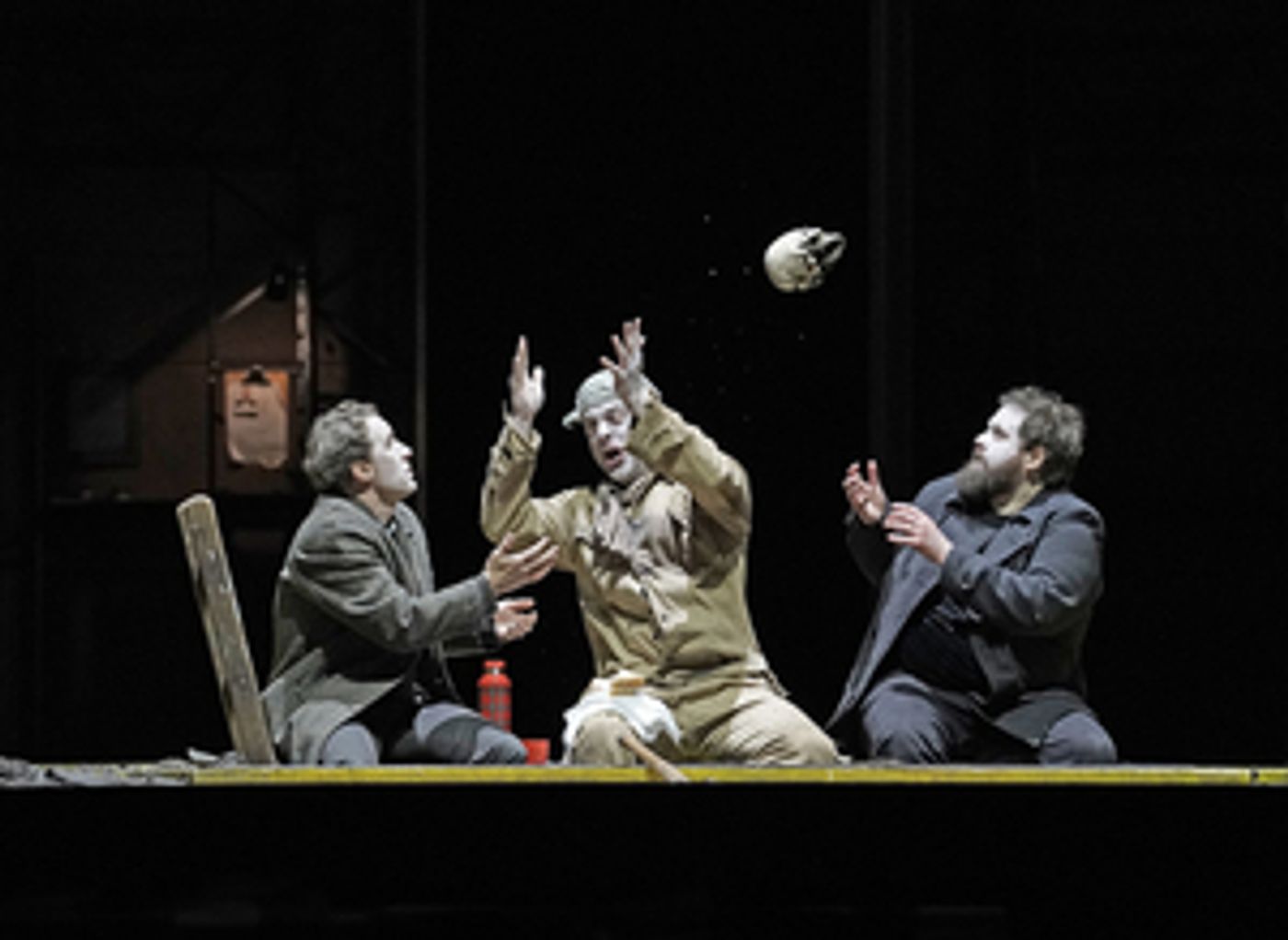 Review: New HAMLET Makes Its Mark at the Met with Stellar Cast, Impressive Production  Image