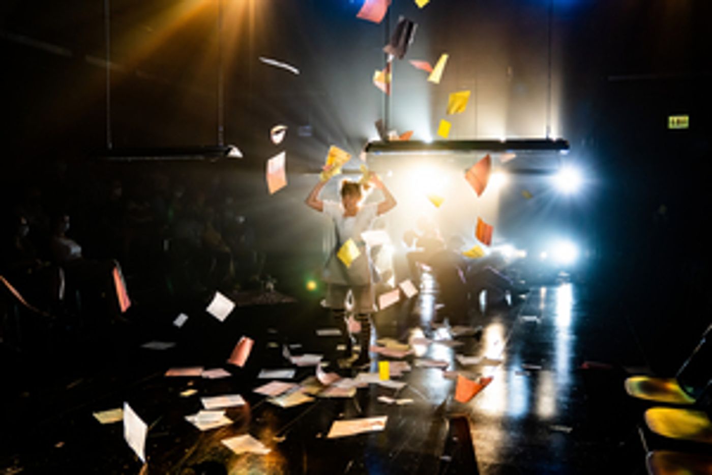 Review: LOOKINGGLASS ALICE at Lookingglass Theatre Company  Image
