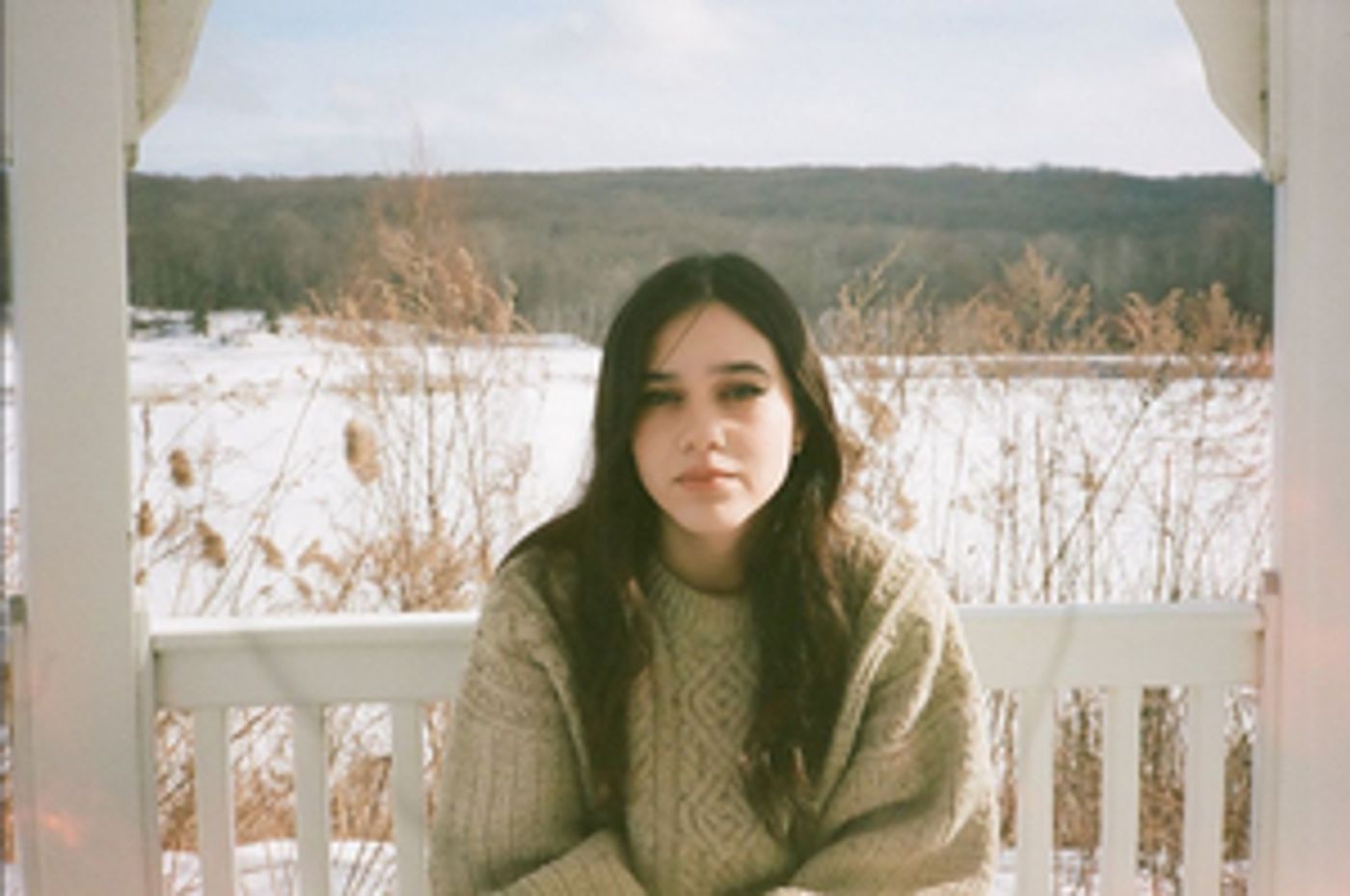 Juliana Madrid Releases New Single 'Astronaut'  Image