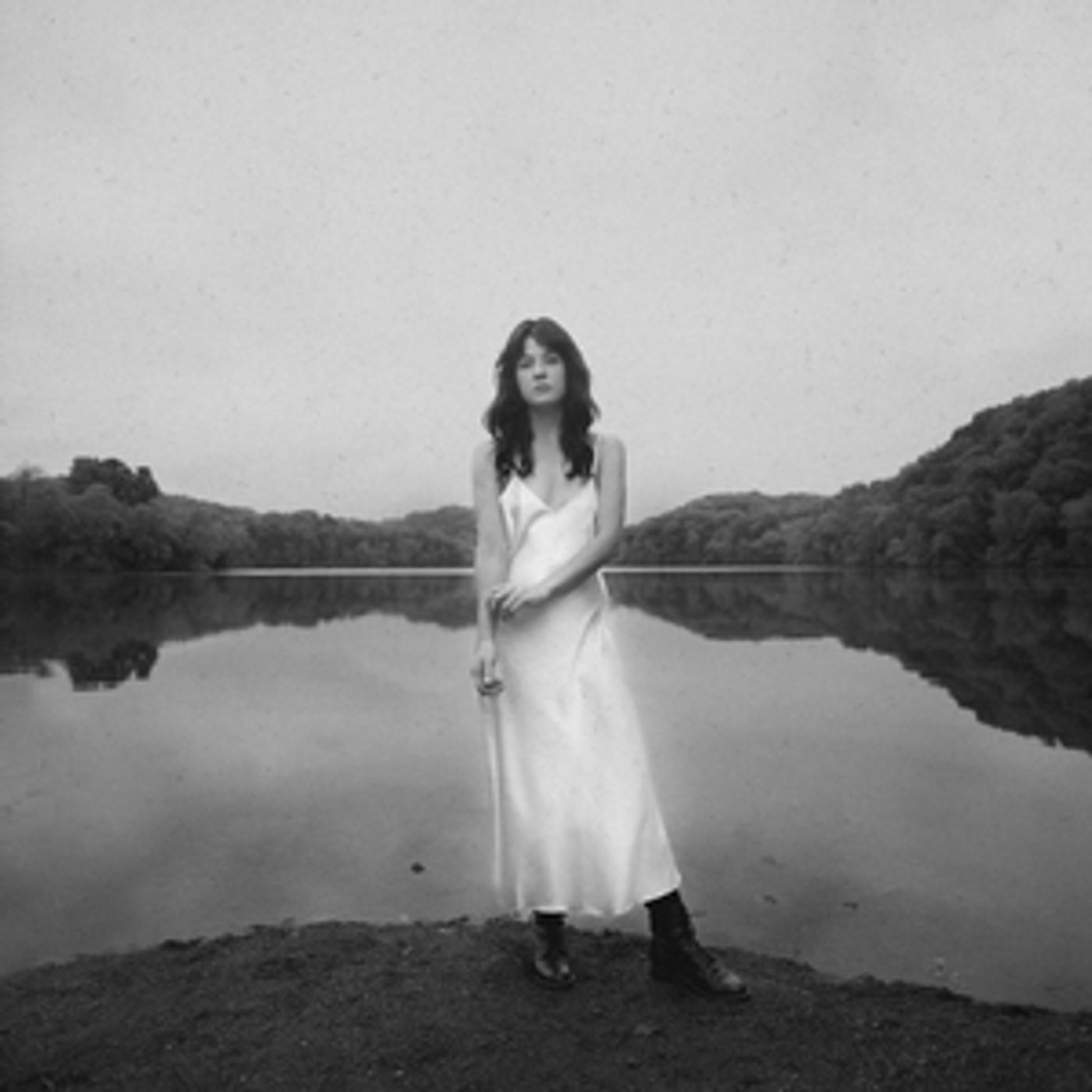 Alicia Blue Shares New Dark Indie-Folk Track 'Saline Waters'  Image