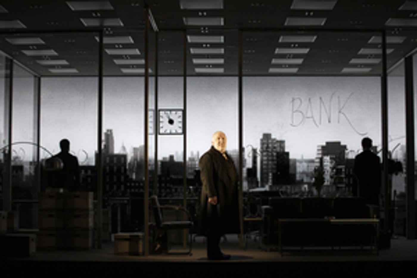 THE LEHMAN TRILOGY's Simon Russell Beale Wins 2022 Tony Award for Best Performance by an Actor in a Leading Role in a Play THE LEHMAN TRILOGY's Simon Russell Beale Wins 2022 Tony Award for Best Performance by an Actor in a Leading Role in a Play Image