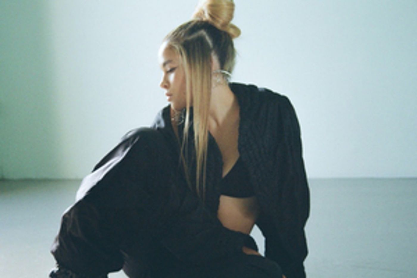 Saya Gray Releases Debut EP '19 Masters' Saya Gray Releases Debut EP '19 Masters' Image