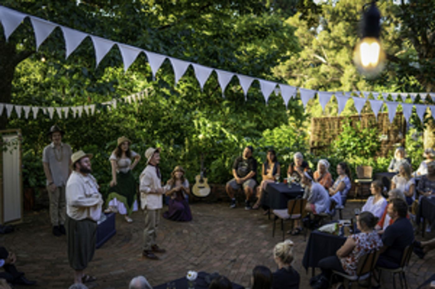 The Kiwis Turn US Gardens into Shakespeare Theatres  Image