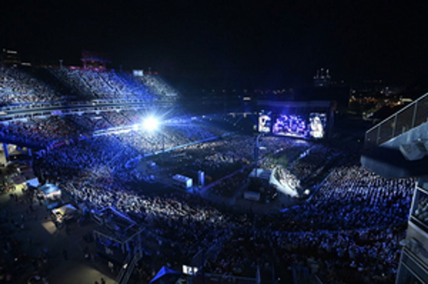 CMA Fest Returns to Nashville With More Than 80,000 Fans CMA Fest Returns to Nashville With More Than 80,000 Fans Image