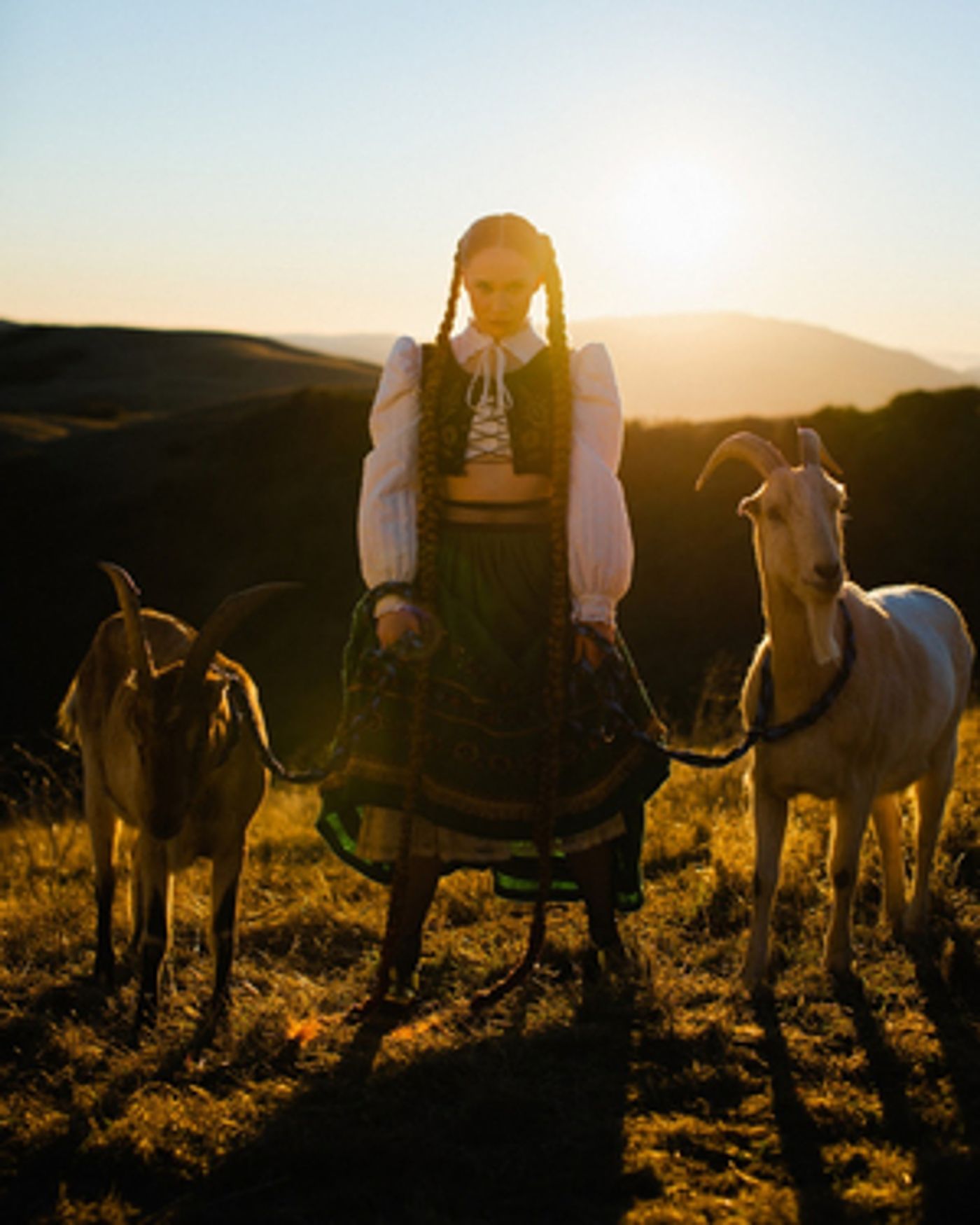 Iyla Unveils New Single '2LATE' Iyla Unveils New Single '2LATE' Image