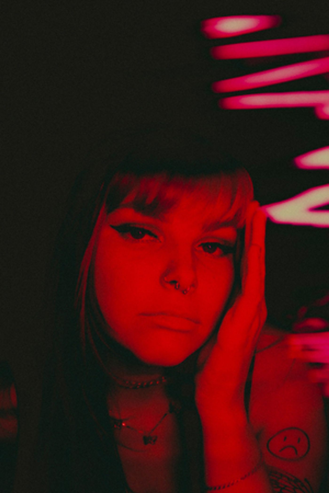 carobae Releases New Single 'dead ends/happy endings'  Image