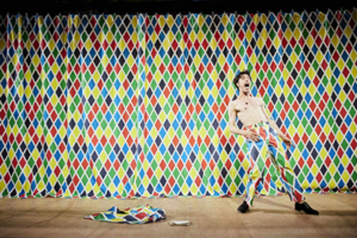 Review: The Festival d'Avignon Presents MA JEUNESSE EXALTEE By Olivier Py  Image