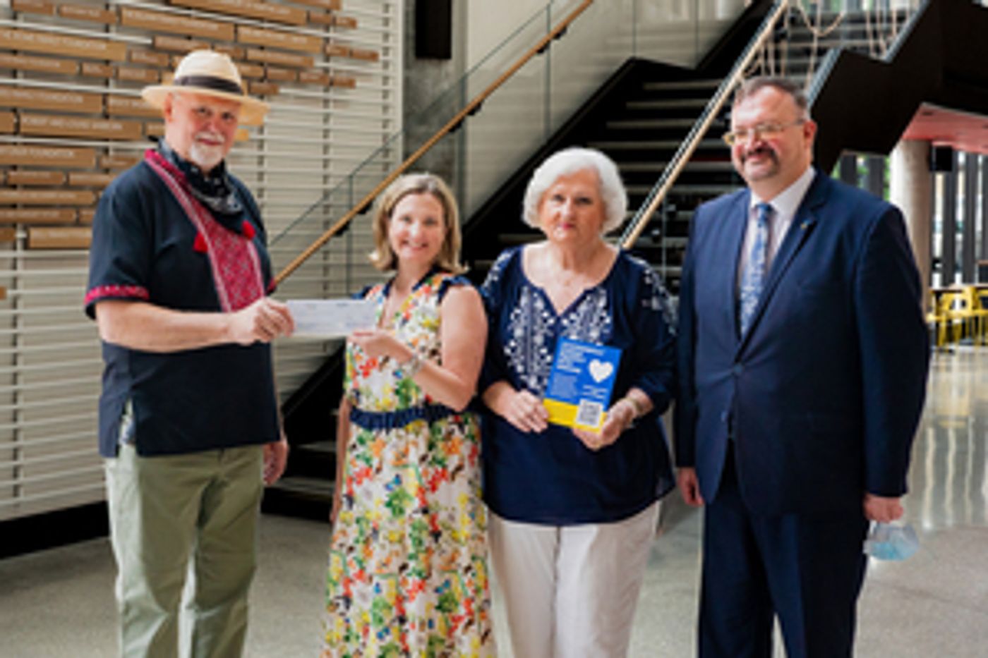 Steppenwolf Theatre Company's SEAGULL Raises Funds for Humanitarian Crisis in Ukraine  Image