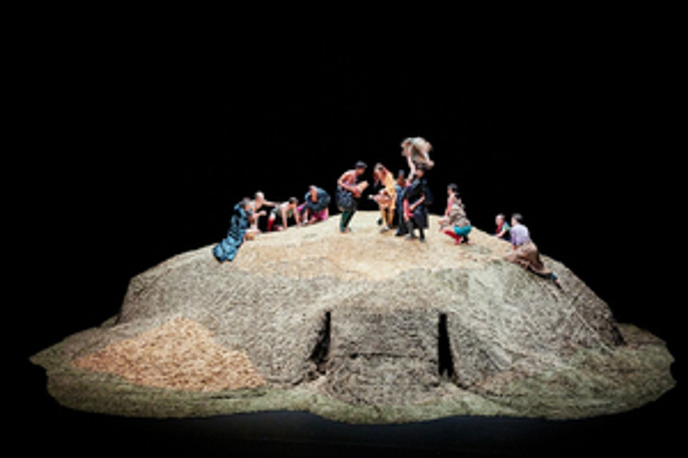 Review: The Festival d'Avignon Presents TUMULUS By François Chaignaud and Geoffroy Jourdain  Image