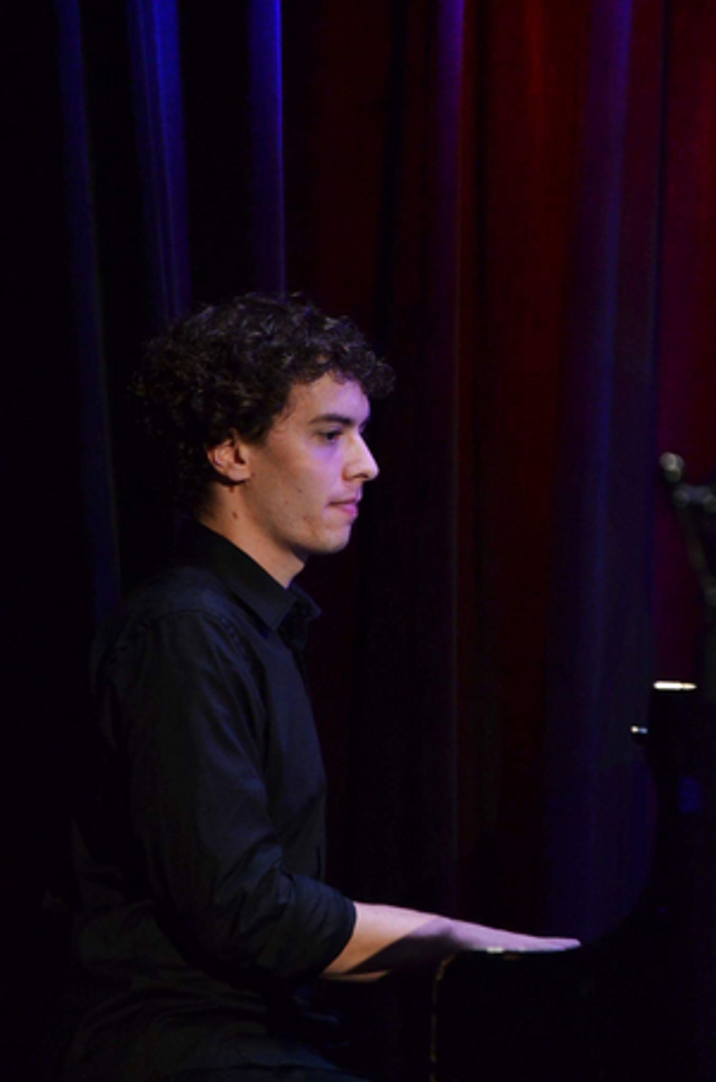 INTERVIEW: Hablamos con Abel Garriga sobre su trabajo en FUNNY GIRL  Image