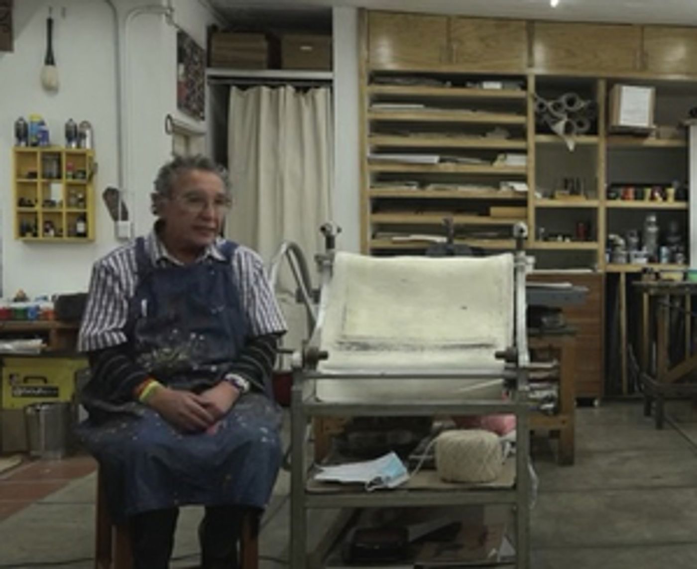 René Sierra Comparte Cinco Décadas Como Impresor En La Serie Detrás De La Estampa Del Munae  Image