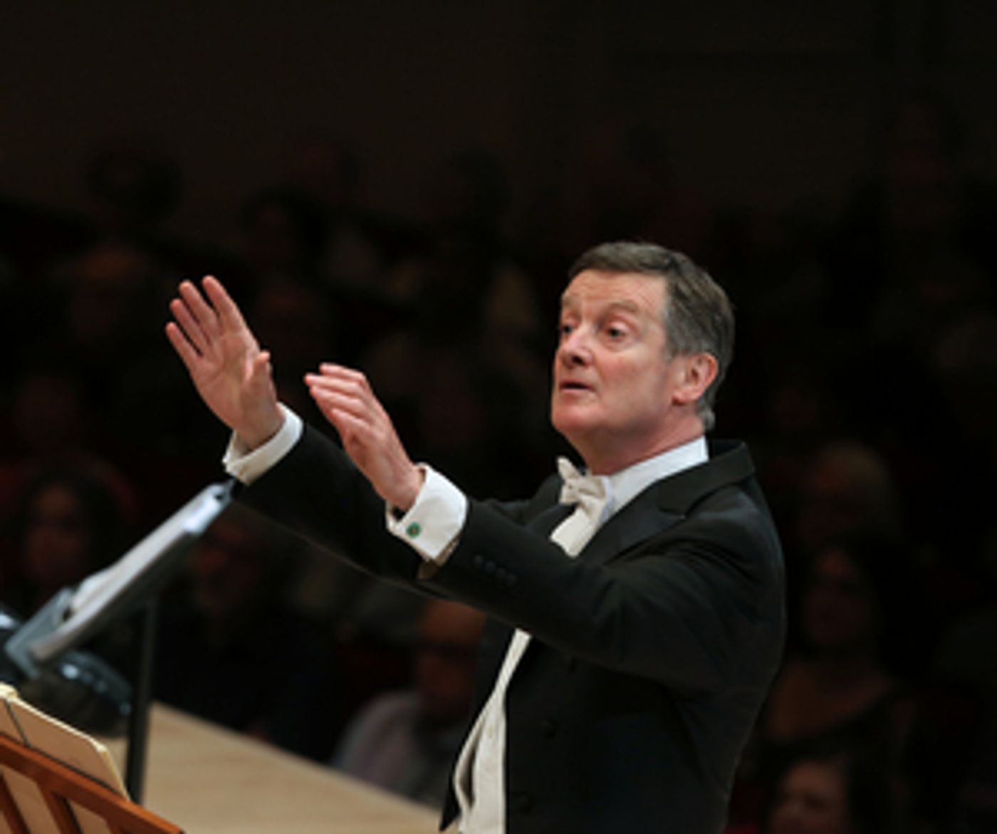 Harry Bicket Steps in For Bernard Labadie Leading The Orchestra Of St. Luke's  Image