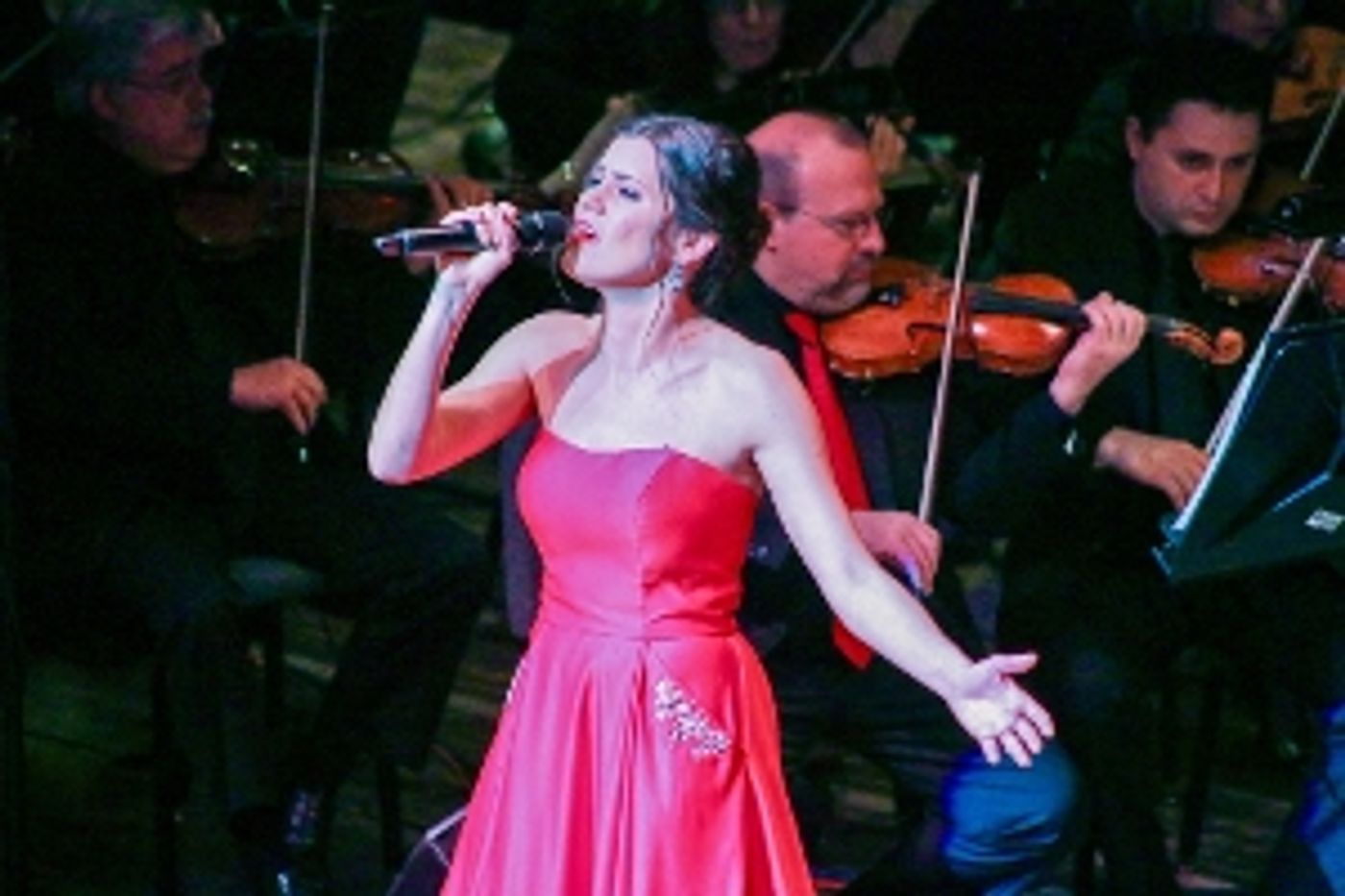 Interview: LIZZIE KLEMPERER now teaches singing lessons in Fairfield County  Image