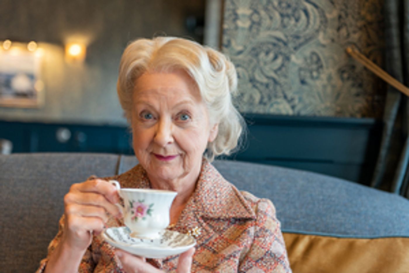 Photos: First Look At Susie Blake In Agatha Christie's THE MIRROR CRACK'D UK Tour  Image
