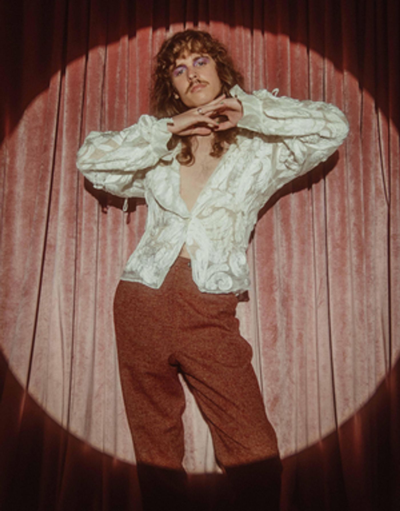 Mothé Shares New Single 'photobooth'  Image