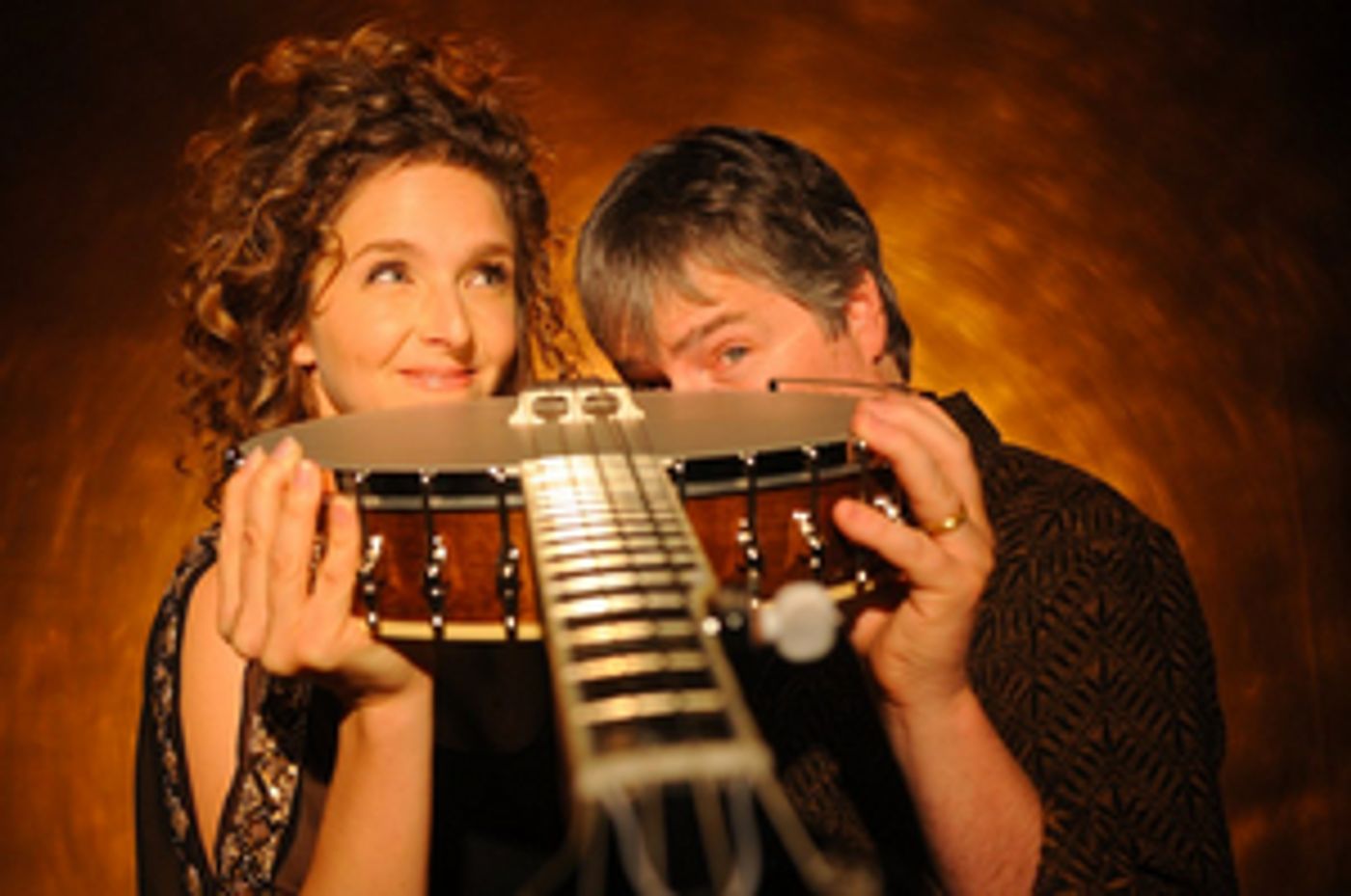 Banjo Virtuosi Béla Fleck and Abigail Washburn Come To The Bushnell  Image
