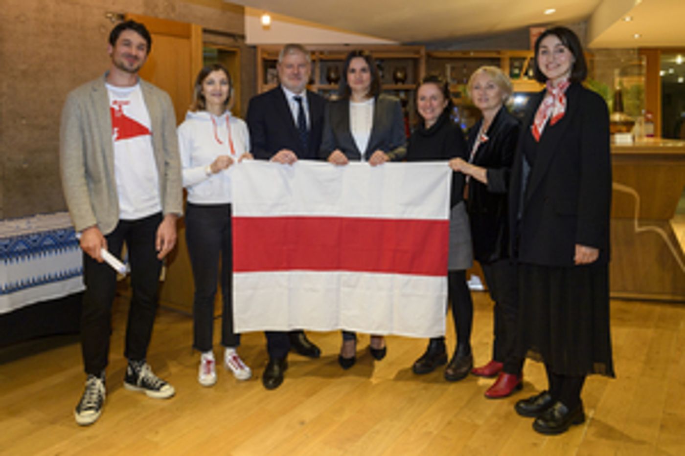 Angus Robertson Joins Sviatlana Tskihanouskaya For A Performance Of THE PEOPLE WOKE UP  Image