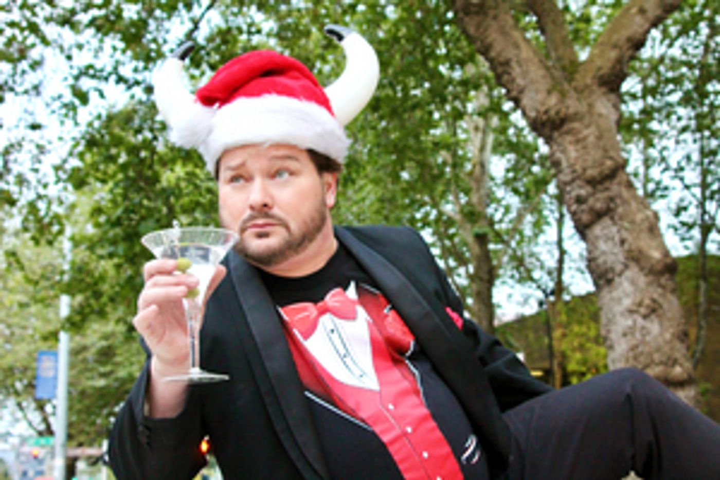 A VERY DRUNKEN CHRISTMAS CAROL to Play Tagney Jones Hall in December  Image