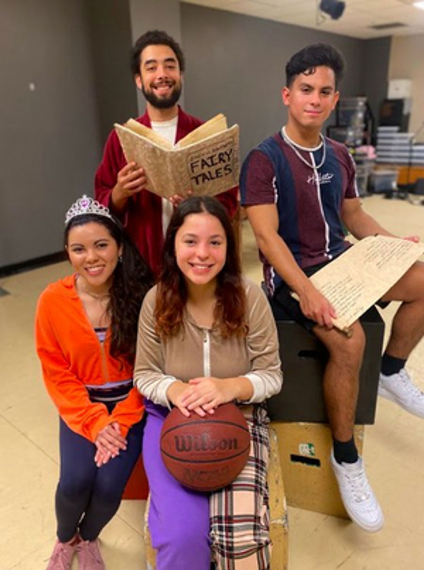 A Cast of Four to Bring a Bilingual Fairytale Production to Pinellas Schools  Image