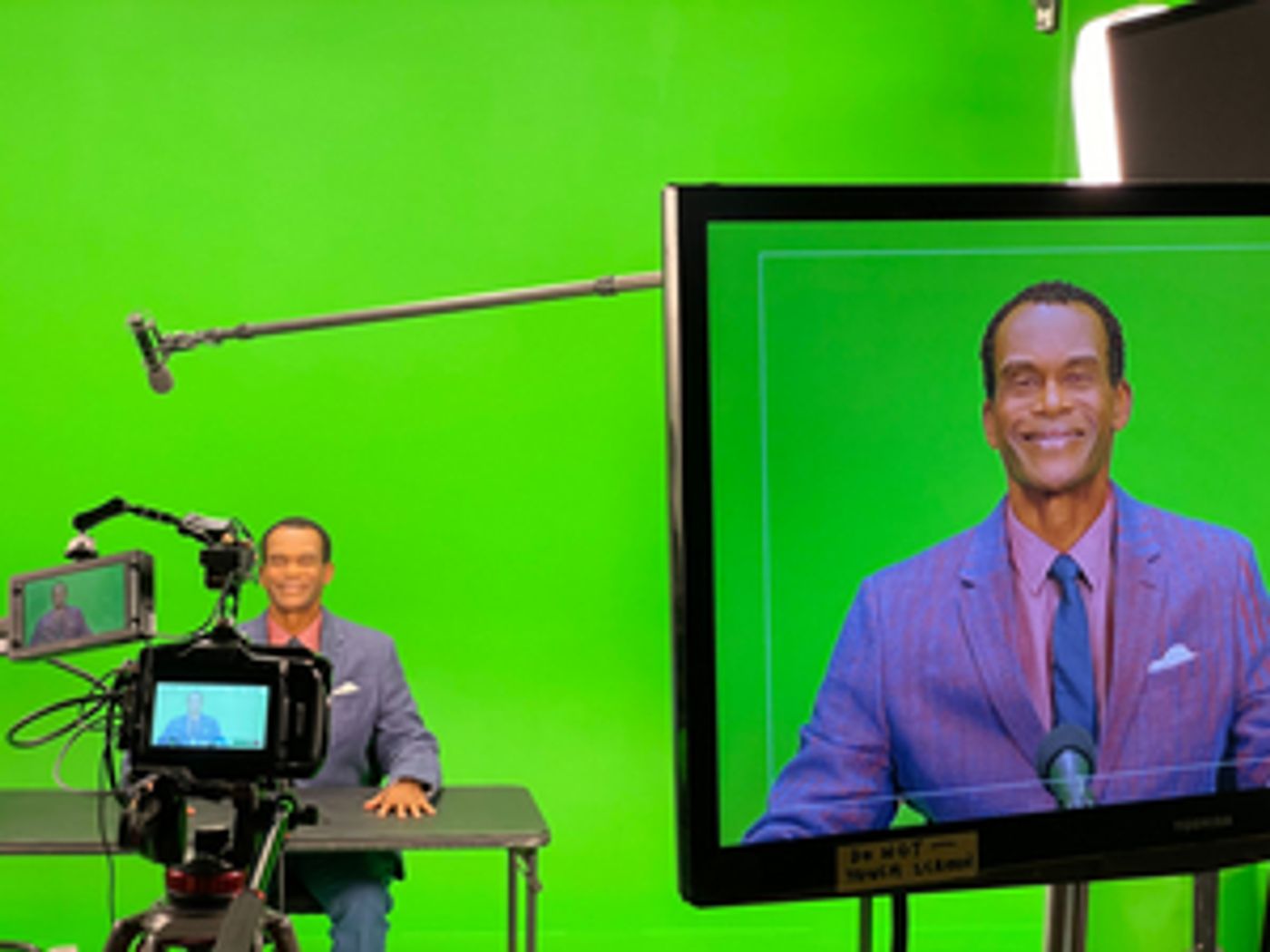 Short Film CATCH THE BUS' To Compete At The 18th Annual LAFemme International Film Festival  Image