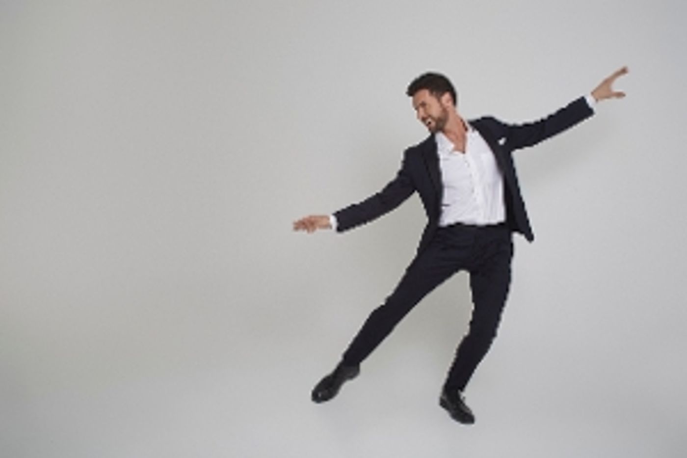 Interview: Mauricio Martínez of 5'11, BASED IN NYC at 54 Below  Image