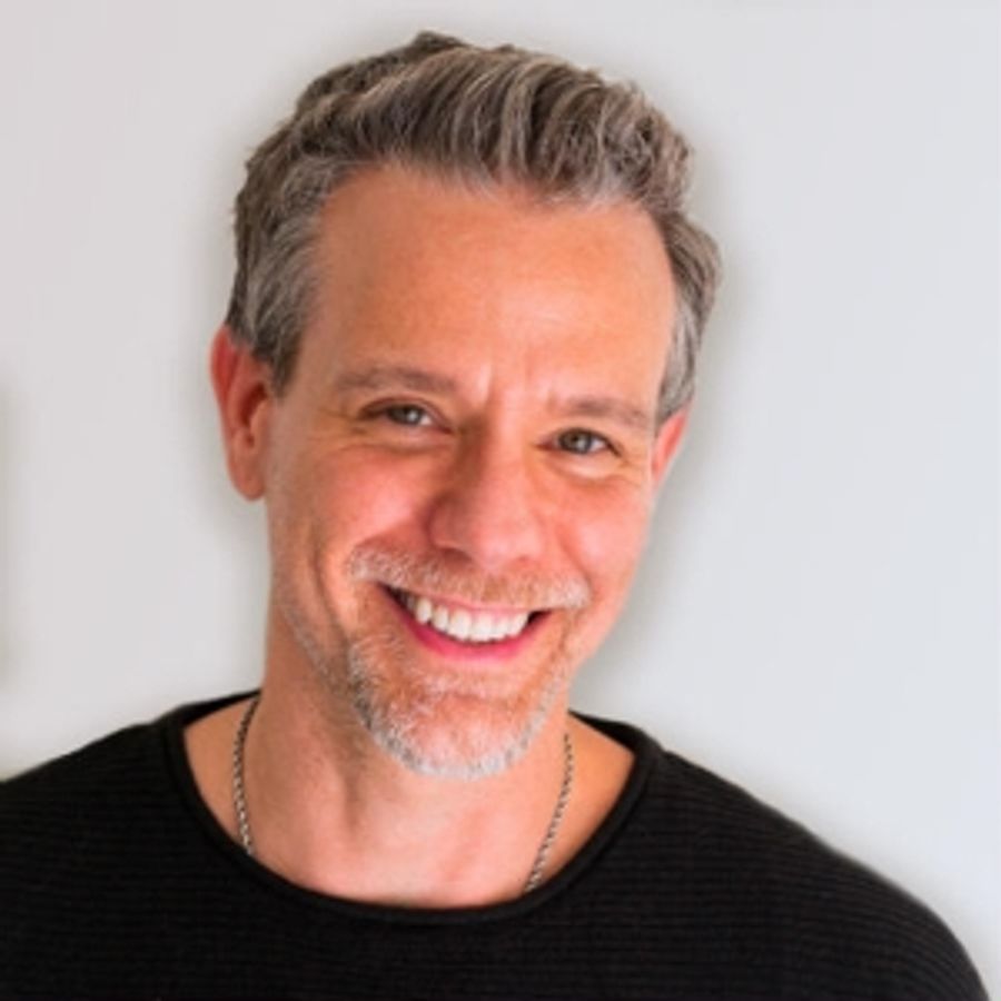 Interview: Adam Pascal Brings His Solo Show Back to Blue Strawberry Showroom and Lounge Image