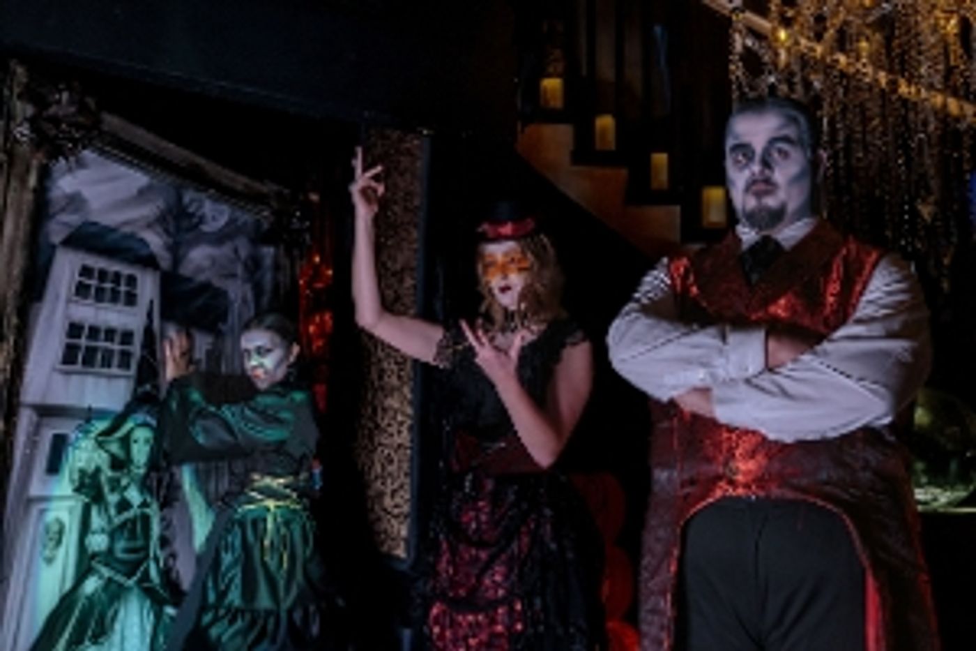 Interview: Isabella Fox, Mik Motta, Brendan Hale, Daniel James Roth, Maddy Morgan of ENCHANTE SOIREE CHATEAU at Valleyfair  Image