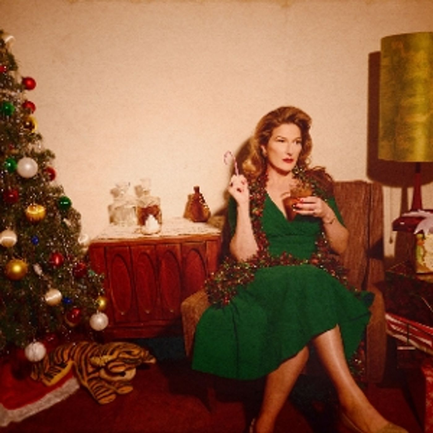 Interview: Ana Gasteyer brings 'Sugar & Booze' to A COMPANY CELEBRATION AT POPS  Image