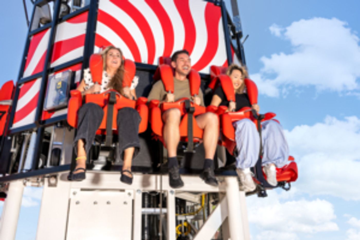Feature: ENJOY AREA15 EYE DROPPER, A 200-FOOT PSYCHEDELIC THRILL RIDE Image