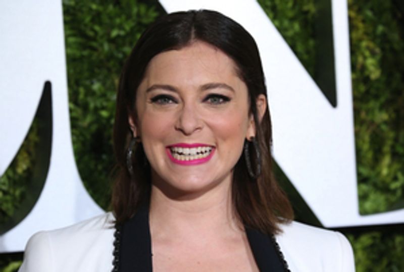 CRAZY EX-GIRLFRIEND's Rachel Bloom Wins Emmy, Announces Pregnancy Image