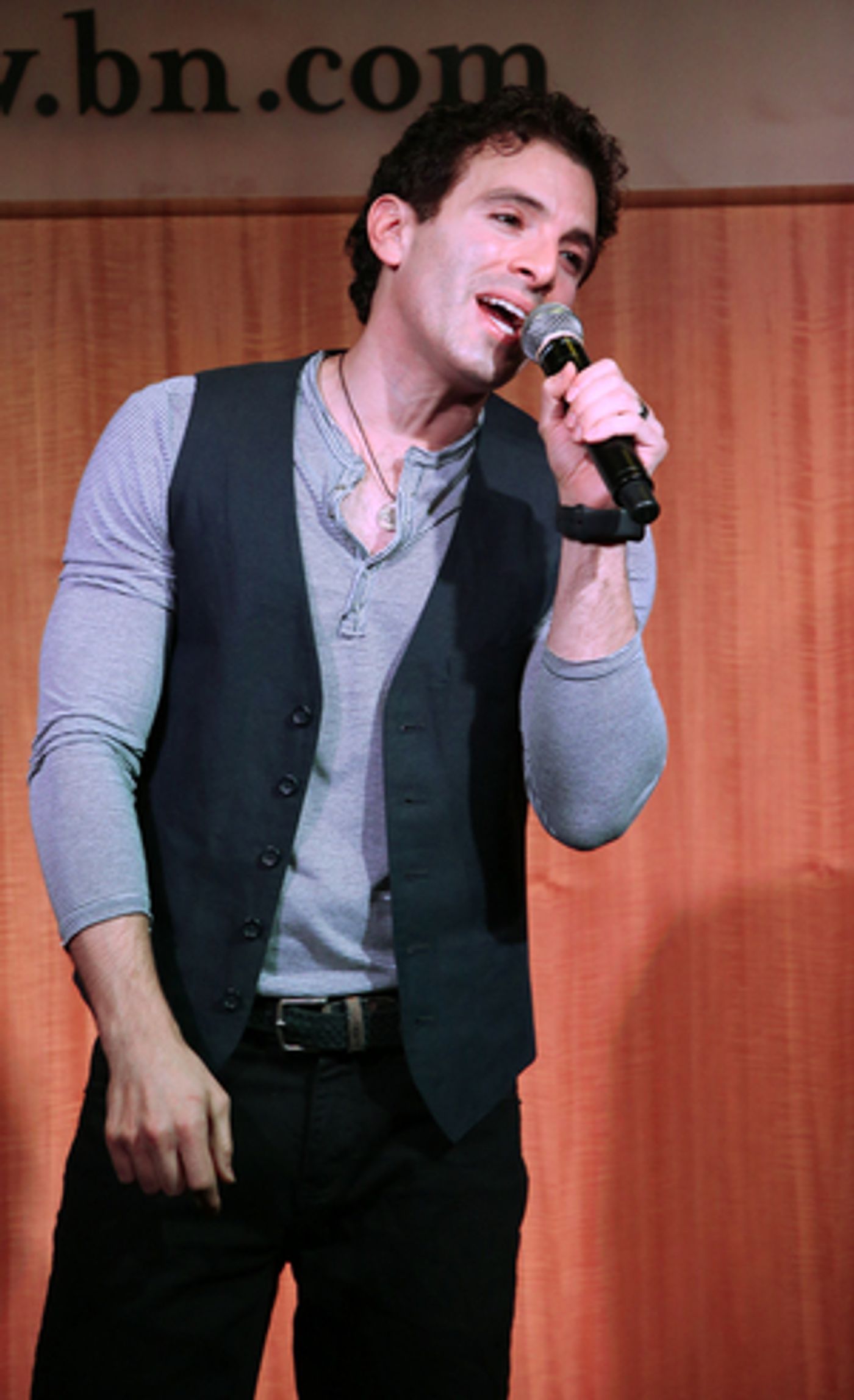 Jarrod Spector, Kelli Barrett and More Set for BROADWAY SINGS UNPLUGGED: SARA BAREILLES at The Green Room 42 Jarrod Spector, Kelli Barrett and More Set for BROADWAY SINGS UNPLUGGED: SARA BAREILLES at The Green Room 42 Image