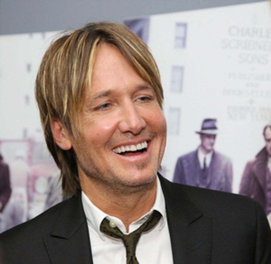 Keith Urban Performs Surprise Live Show at Drive-In Movie Theatre Image