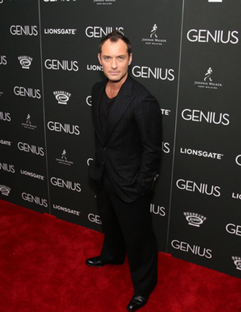 Jude Law In Talks to Join Live Action PETER PAN As Captain Hook Image