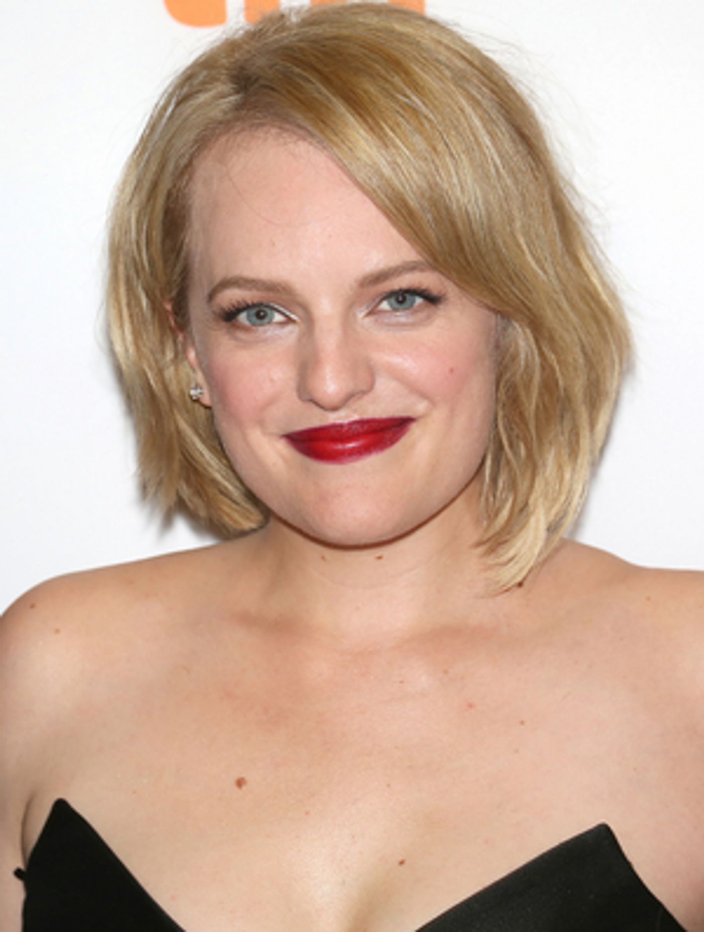 Apple Orders New Thriller SHINING GIRLS Starring Elisabeth Moss  Image