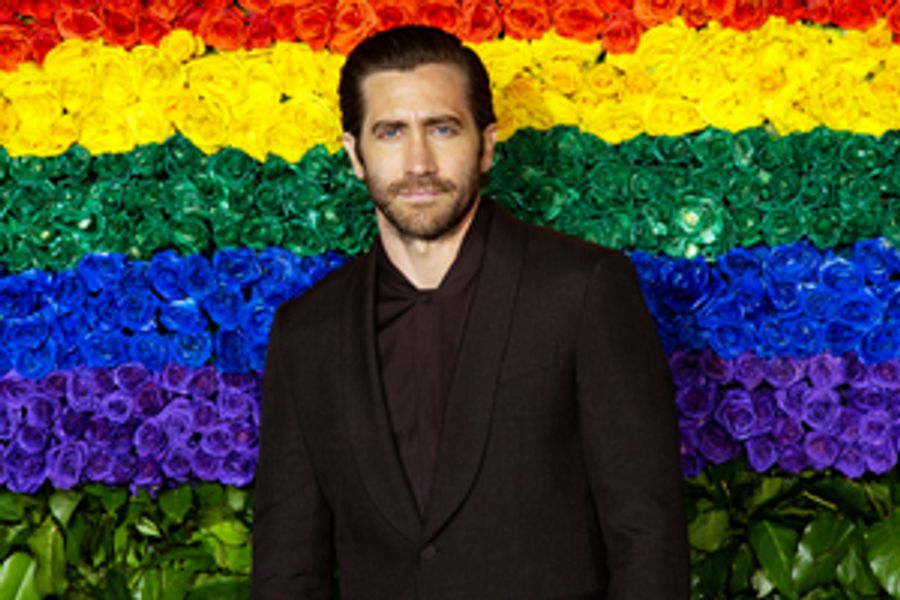 Jake Gyllenhaal Will Lead Series Adaptation of Ian Parker's 'A Suspense Novelist's Trail of Deceptions' Article  Image