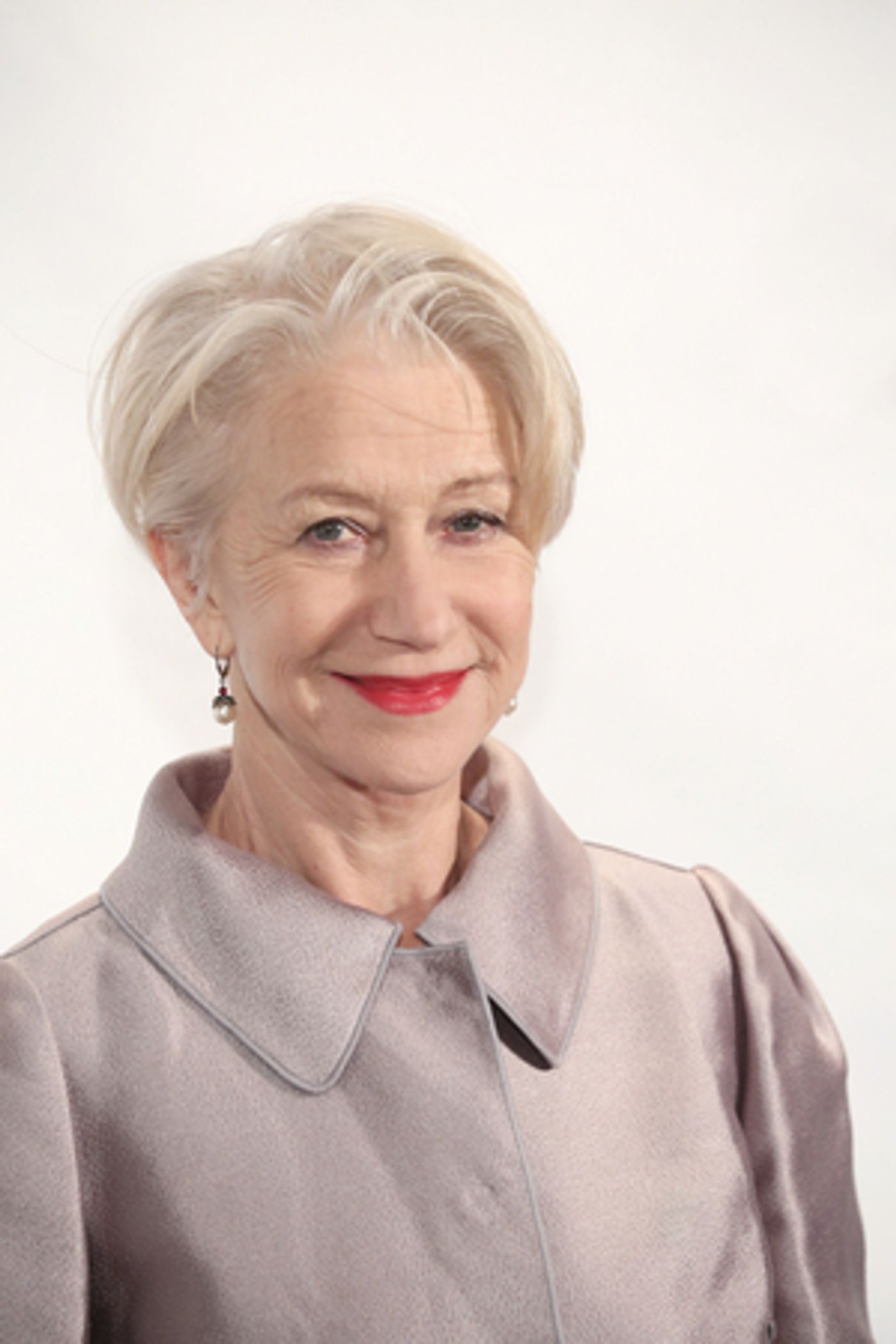 Helen Mirren Believes that Shakespeare Should Not Be Taught in Schools  Image