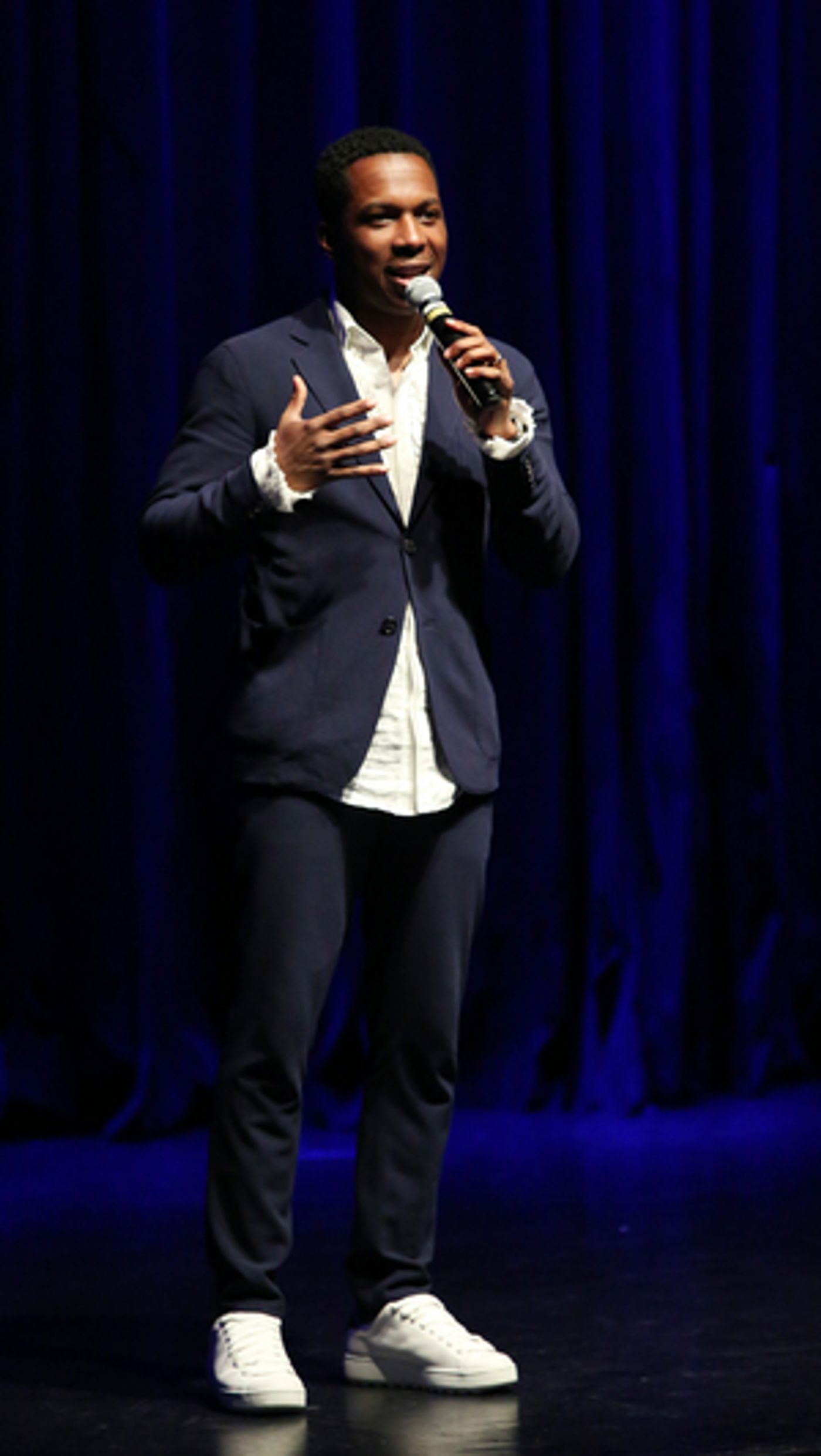 Leslie Odom Jr. Will Appear on LIVE WITH KELLY AND RYAN Leslie Odom Jr. Will Appear on LIVE WITH KELLY AND RYAN Image